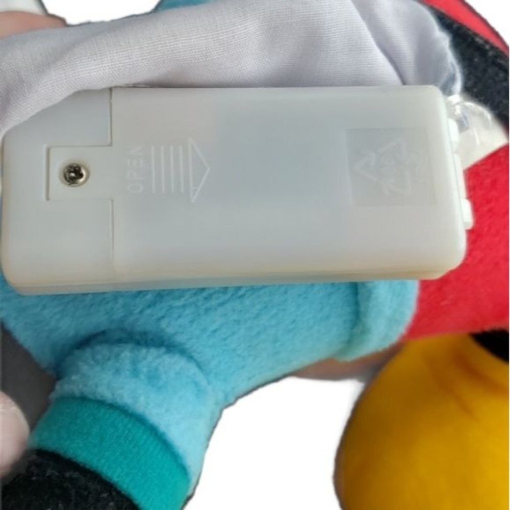 Mickey Mouse - Battery Operated - Picture 7 of 8